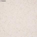 Интегрированная бежевая столешница из акрилового камня для кухни фото