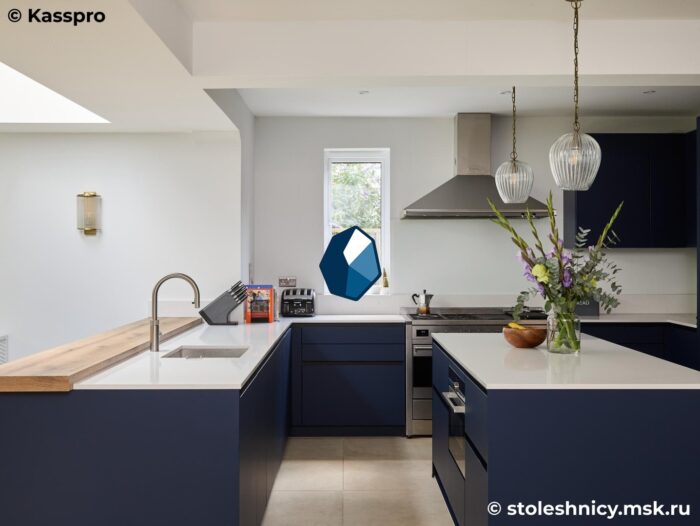 silestone-et-statuario-kuhnya2-photo-01 Угловая столешница из кварцевого агломерата под мрамор с мойкой фото