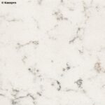 Белая кухонная столешница из агломерата под мрамор с мойкой фото