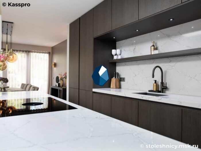silestone-victorian-silver-kuhnya1-photo-01 Светлая столешница из искусственного камня с островом фото