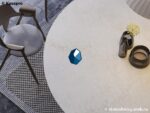 Белый круглый стол с кварцевой столешницей в крапинку фото
